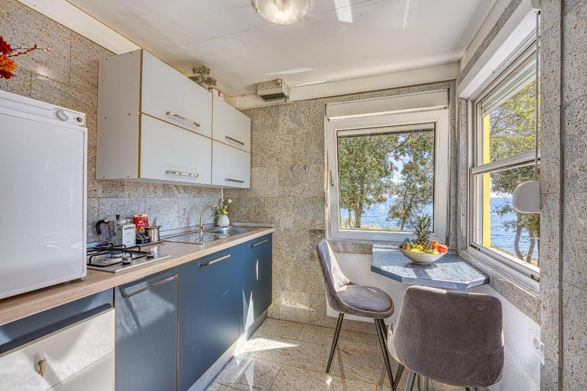 Cottage On The Kavran Beach Экстерьер фото
